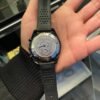 ساعه من OMEGA 007 تعمل بعدادات بلون اسود وسير جلد اسود