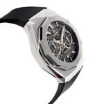 ساعه منHUBLOT تعمل بعدادات بلون رمادى وسير اسود من المطاط