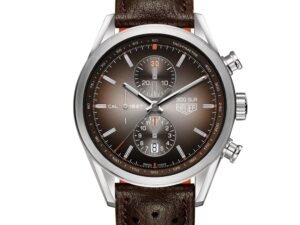 ساعه من Tag Heuer تعمل بعدادات وسير بنى من الجلد