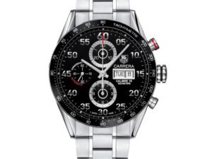 ساعه من ِTAG HEUER carrera تعمل بعدادات بلون اسود وسير فضى من المعدن