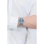 ساعة جيس فوياج W1040G1 بتصميم رجالي فضي وأزرق