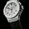 ساعه منHUBLOT تعمل بعدادات بلون ابيض وسير اسود من المطاط