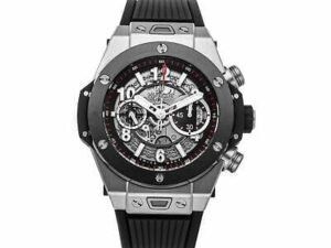 ساعه من Hublot تعمل بعدادات بلون ازرق وسير ازرق من المطاط