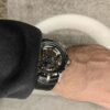 ساعة من Roger Dubuis تعمل بعدادات بلون اسود وسير اسود من الجلد الطبيعى