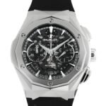 ساعه منHUBLOT تعمل بعدادات بلون رمادى وسير اسود من المطاط