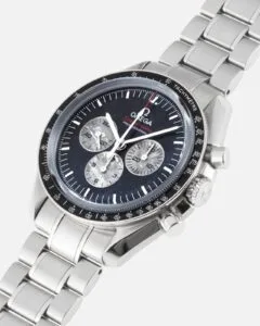 ساعه من007 OMEGA تعمل بعدادات بلون اسود وسير فضي من الستانليس ستيل