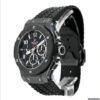 ساعه من Hublot تعمل بعدادات بلون اسود وسير اسود من المطاط