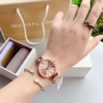 ساعة مايكل كورس للنساء MK3904