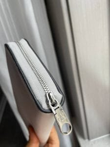 محفظة كالفن كلاين للنساء جلد بلون ابيض اصلية