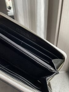 محفظة كالفن كلاين للنساء جلد بلون ابيض اصلية