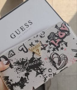 محفظة Guess جلد طبيعي  للنساء