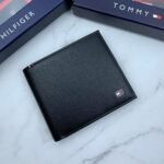 طقم محفظة وحافظة كروت وميدالية تومي هيلفيغر رجالي اسود
