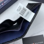 طقم محفظة وحافظة كروت وميدالية تومي هيلفيغر رجالي اسود