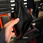 محفظة تومي هيلفيغر جلد طبيعي اسود