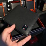 محفظة تومي هيلفيغر جلد طبيعي اسود