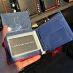 محفظة تومي هيلفجر رجالي