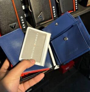 محفظة تومي هيلفجر رجالي