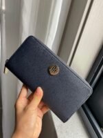 محفظة تومي هيلفيغر جلد طبيعي ازرق للنساء