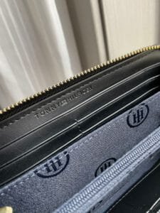 محفظة تومي هيلفيغر جلد طبيعي اسود للنساء اصلية