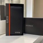 محفظة Guess جلد طبيعي اسود للنساء