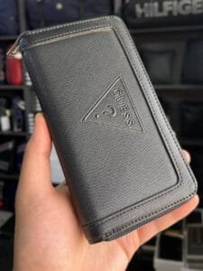 محفظة Guess جلد طبيعي اسود للنساء