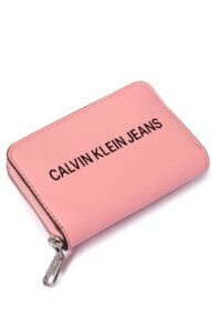 محفظة Calvin Klein للنساء