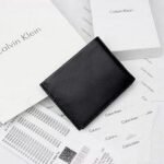 طقم محفظة ميدالية Calvin Klein جلد طبيعي اسود