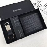 طقم محفظة Calvin Klein وميدالية جلد طبيعي اسود