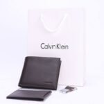 طقم Calvin Klein محفظة +ميدالية جلد طبيعي بني