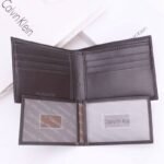 طقم Calvin Klein محفظة +ميدالية جلد طبيعي بني