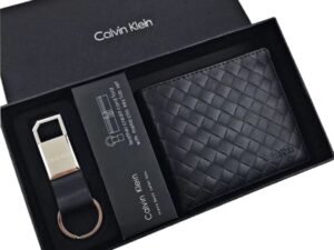 طقم محفظة Calvin Klein وميدالية جلد طبيعي اسود