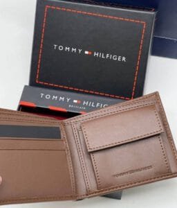 محفظة تومي اصلية بلون بني