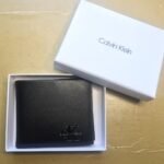 محفظة Calvin Klein جلد طبيعي اسود
