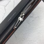 محفظة Calvin Klein جلد طبيعي اسود