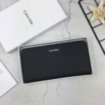 محفظة Calvin Klein جلد طبيعي اسود