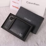 محفظة Calvin Klein جلد طبيعي اسود