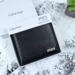 محفظة Calvin Klein جلد اسود