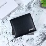 محفظة Calvin Klein جلد اسود