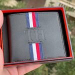 محفظة تومي هيلفيغر رجالي اسود جلد طبيعي