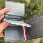 محفظة تومي هيلفيغر رجالي  جلد طبيعي اسود