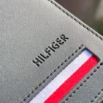 محفظة تومي هيلفيغر رجالي  جلد طبيعي اسود