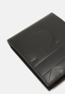 محفظة كالفن كلاين جلد اسود