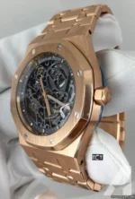 ساعة ِAudemars Piguet تعمل بعدادات بلون اسود وسير نحاسى من المعدن