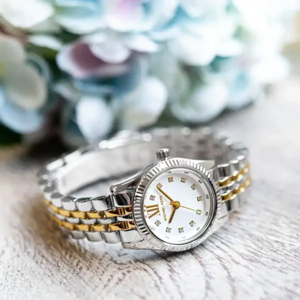 mk4740-michael-kors-watch-women-silver-dial-metal-stainless-steel-gold-two-tone-strap-quartz-battery-analog-three-hand-lexington_12_11zon ساعة مايكل كورس للنساء MK4740