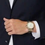 ⁦ساعة امبريو ارماني استيك معدن – فخامة فضي × ذهبي بإطلالة راقية⁩ - الصورة ⁦13⁩