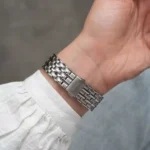 ⁦ساعة فوسيل حريمي استيك معدن فضي – مينا فضي لؤلؤية مع مؤشر شمسي قمري⁩ - الصورة ⁦8⁩