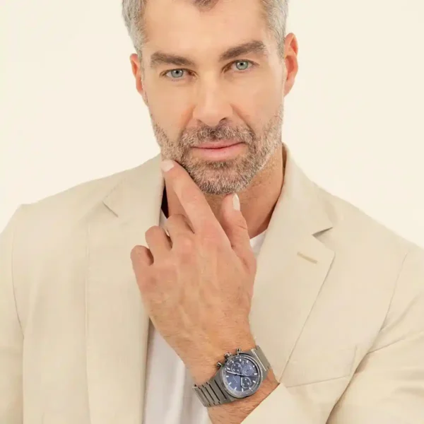 ساعة هوجو بوس -علي اليد