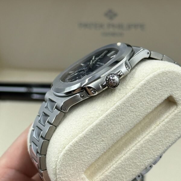 Patek Philippe Nautilus 5712/1A-001