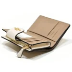 محفظة كوتش COACH حريمي سيجنتشر موديل CH480