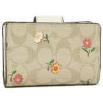 محفظة كوتش COACH حريمي سيجنتشر موديل CH480